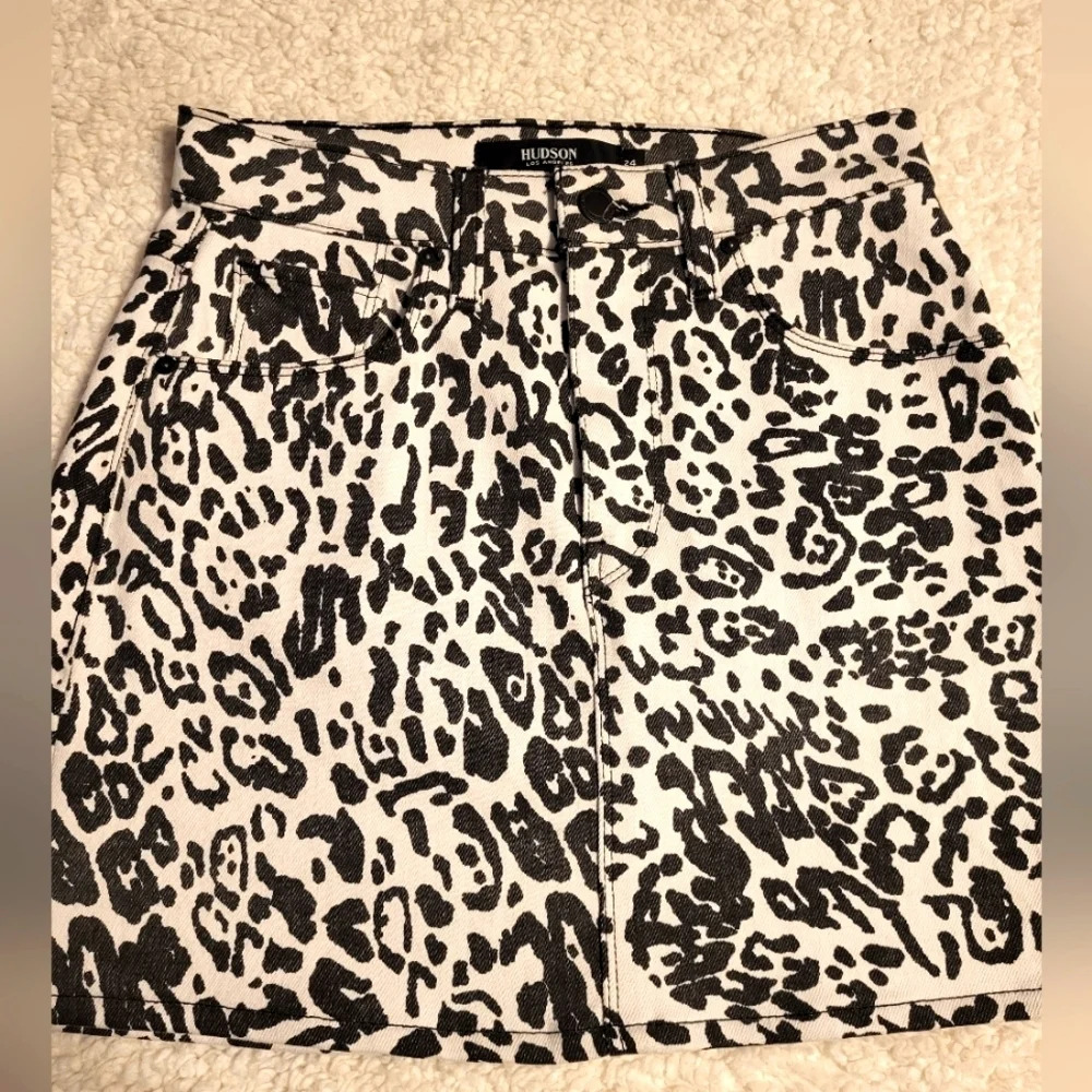 HUDSON JEANS THE VIPER‎ MINISKIRT WASHED LEOPARD BLACK WHITE